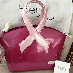 Beijo “Pinky Promise” Breast Cancer Awareness Bag